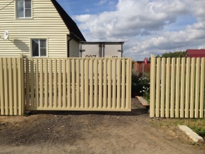 Ворота откатные из евроштакетника - пример 12 фото в Калининеце