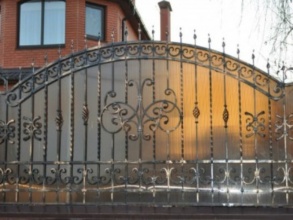Кованые заборы с поликарбонатом 10 соток фото под ключ с установкой