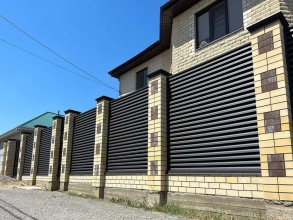 Забор жалюзи 58 метров фото цена за метр