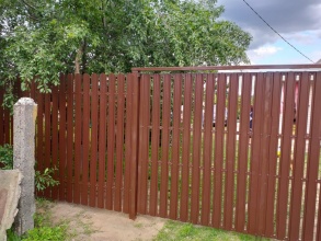 Забор из евроштакетника с забивными столбами 50 метров фото под ключ