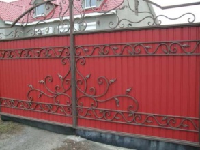 Кованые заборы с профнастилом 150 метров фото в Калининеце