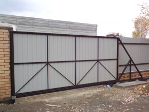 Ворота откатные с ручным управлением - пример 12 фото в Калининеце