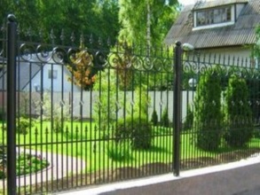 Кованые заборы на ленточном фундаменте 80 метров фото в Калининеце
