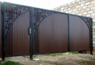 Распашные ворота из профнастила - пример 1 фото в Калининеце
