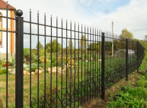 Сварные заборы с забивными столбами  12 метров фото в Калининеце