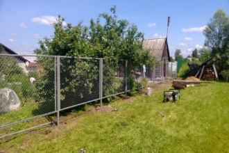 Забор из сетки рабицы в натяг секционный 80 метров фото в Калининеце