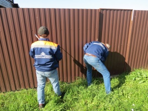 Забор из профнастила с утрамбовкой щебнем 79 метров фото в Калининеце